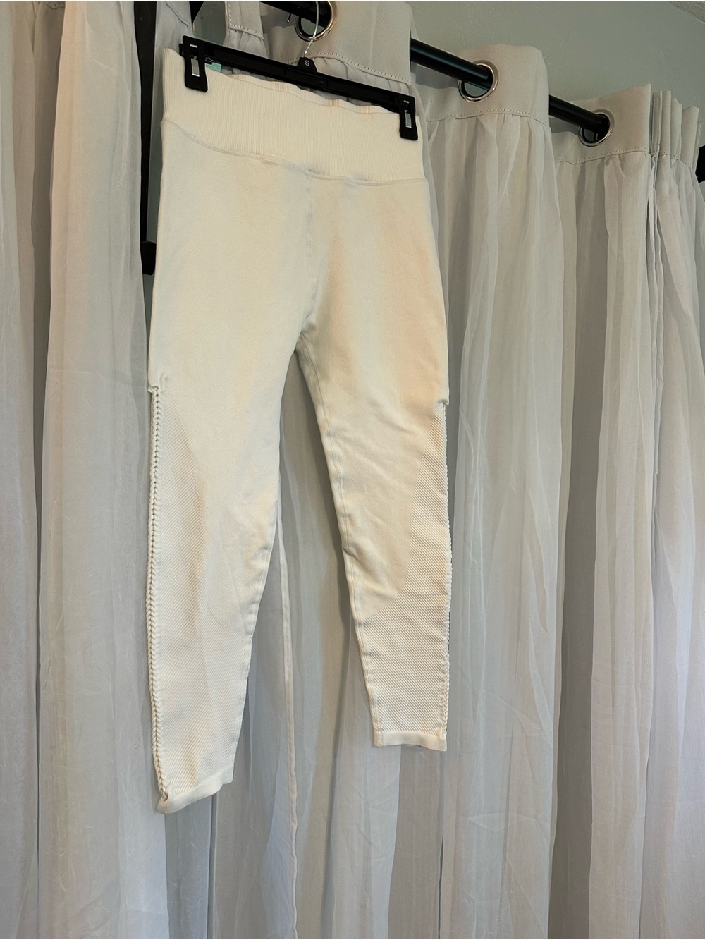 Offline by Aerie Textured High-Waist Leggings - Picture 4 of 7